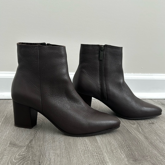 Aquatalia Giana Tumbled Leather Ankle Boots | Size 9 ⚠️ FITS LIKE 8.5 ⚠️ Brown - Picture 3 of 16